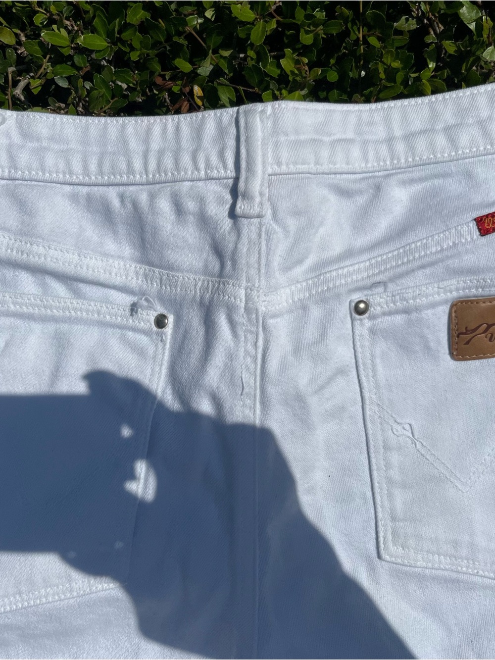 Wrangler White Straight-Leg Men's Jeans with Leather Patch
